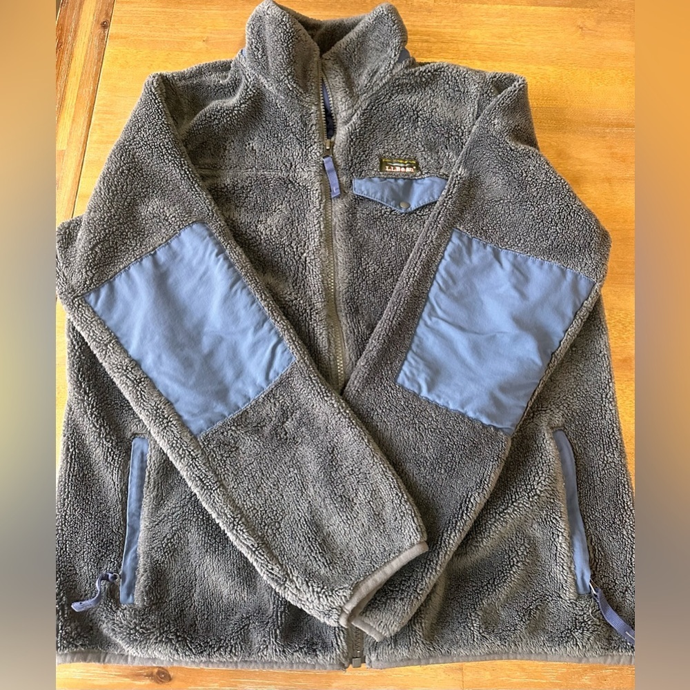 LL Bean Women’s Gray and Blue Zip Up Fleece Large